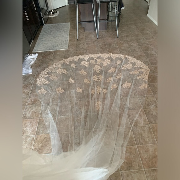 Wedding headpiece veil - Picture 2 of 2